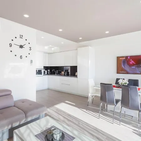 Luxury & Sweet Apartment