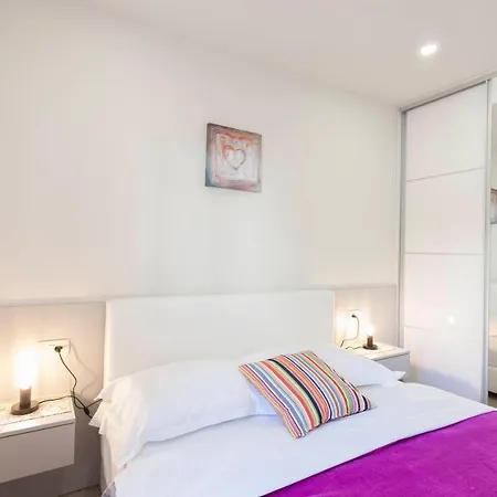 Luxury & Sweet Apartment *